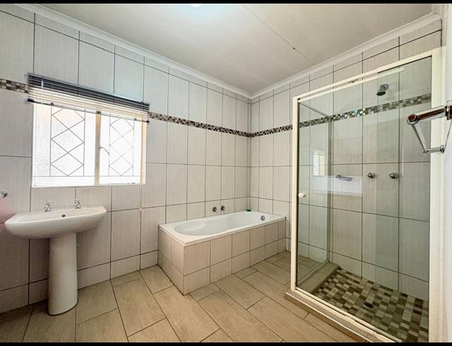 3 BEDROOM HOUSE FOR SALE IN SONNEVELD